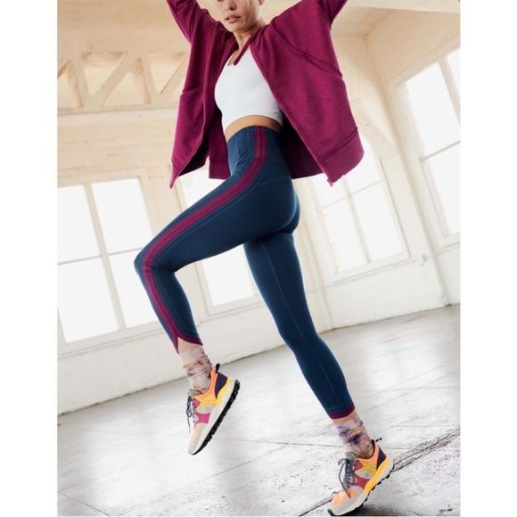 Free People Movement Only One Hoodie Magenta Disco XS NWT - Picture 9 of 9